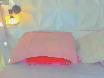 Bongacams Live Sex Cam of cutelatinaxxx