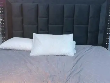 Bongacams Watch Live Sex Cams of petitelittleebony