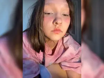 Bongacams Nude Webcam of Cute-Lolly