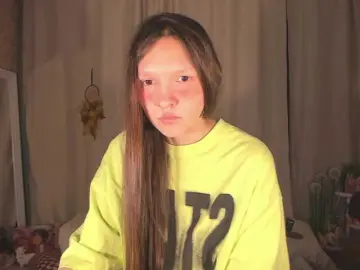 Bongacams Nude Webcam of Cute-Lolly