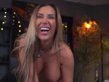 Bongacams Sex Cam of EvelynEvyy