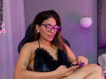 Bongacams Watch Live Sex Cams of EmmaSanchez1