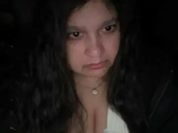 Bongacams Sex Cam of DUMBHOEMELANIE