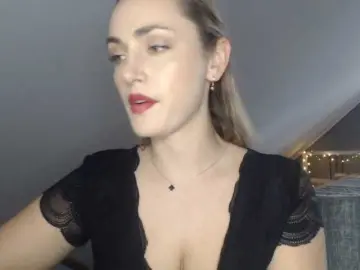 Bongacams Watch Live Sex Cams of ScarlettXQueen