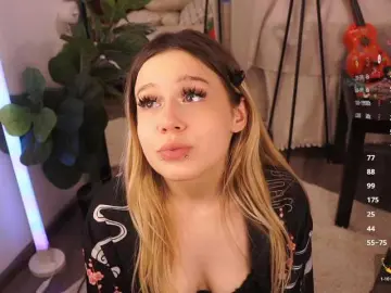 Bongacams Free Porn Cam of loveaudirs