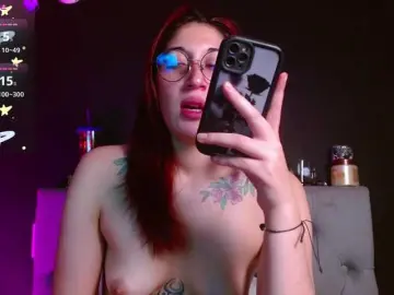 Bongacams Sex Cam of Red-moonn