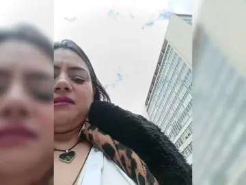 Bongacams Free Porn Cam of AlexaBrown12