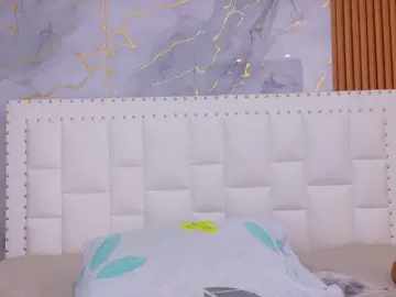 Bongacams Sex Cam of naughtyebonyy