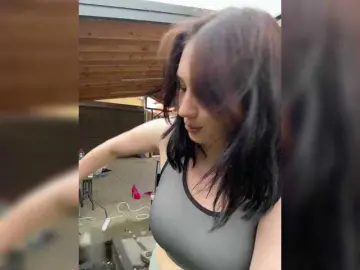 Bongacams Adult Webcams of CurvyWoman-