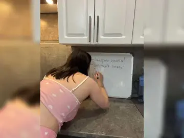 Bongacams Best live sex cam show of CurvyWoman-