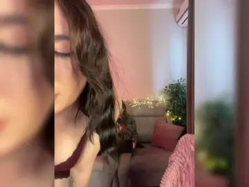 Bongacams Live Porn of CurvyWoman-