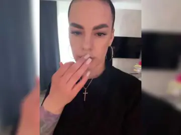 Bongacams Live Sex of CurvyWoman-