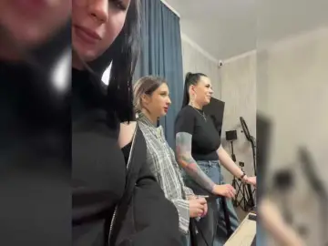 Bongacams Live Sex Cam of CurvyWoman-