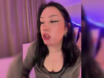 Bongacams Live Porn of CurvyWoman-