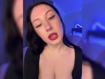 Bongacams Private Sex Chat of CurvyWoman-