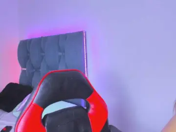 Bongacams Adult Video Chat of crazybaby-squirt