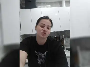 Bongacams Watch Live Sex Cams of 888RunawayBride666