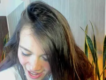 Bongacams Watch Live Sex Cams of Adelaindiamond