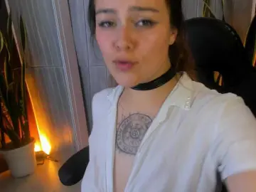 Bongacams Sex Cam of Adelaindiamond