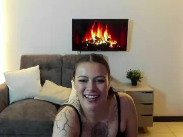 Bongacams Free Live Porn of Adelaindiamond