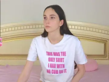 Bongacams Nude Webcam of SoftieDream