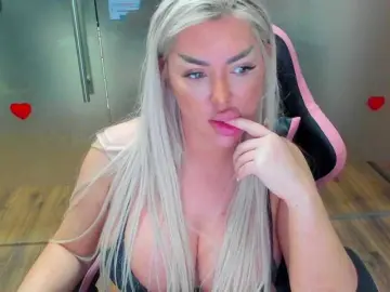 Bongacams Watch Live Sex Cams of SarahStone