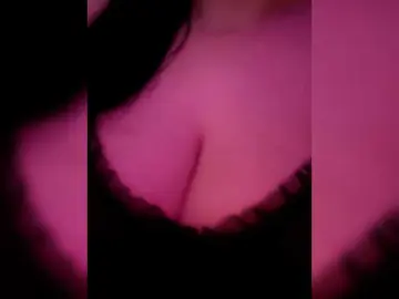 Bongacams Watch Live Sex Cams of YennSI