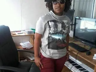 Curvypear
