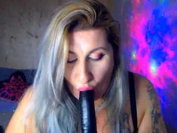 Bongacams Best live sex cam show of LilithGreen