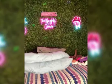 Bongacams Free Porn Cam of BigButtSarena