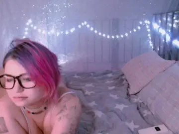Bongacams Watch Live Sex Cams of mymoonstar