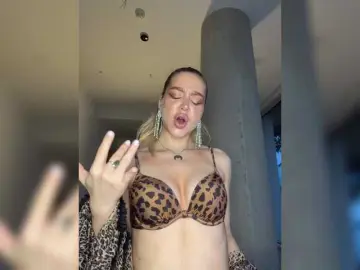 Bongacams Watch Live Sex Cams of MistressX555