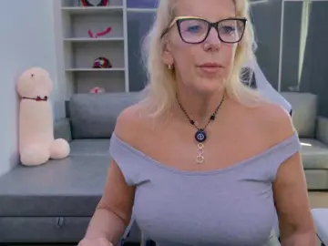 Bongacams Sex Cam of FitCougar