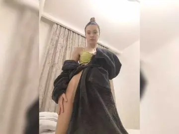 Bongacams Watch Live Sex Cams of Lola3000