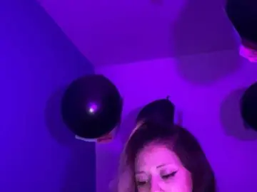 Bongacams Watch Live Sex Cams of ZuriFoxxx