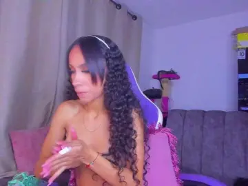 Bongacams Watch Live Sex Cams of MiaaLove6969