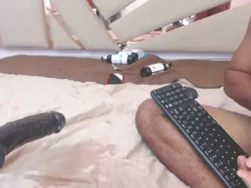 Bongacams Watch Live Sex Cams of tu-y-yo19