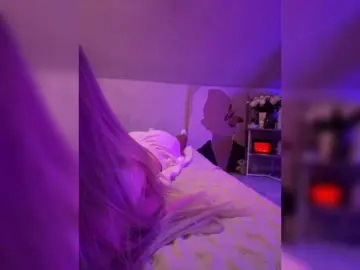 Bongacams Free Live Porn of HollyPolly111