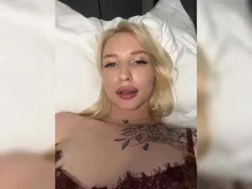 Bongacams Watch Live Sex Cams of EwaBrown