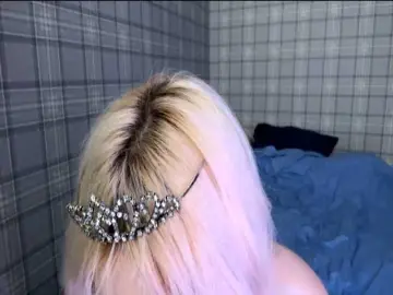 Bongacams Live Sex Cam of MickiRechel