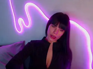 Bongacams Sex Cam of KinaGlow