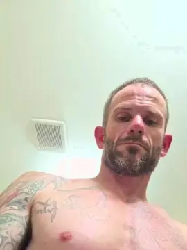 Cam4 Live Porn of Treeslayer85