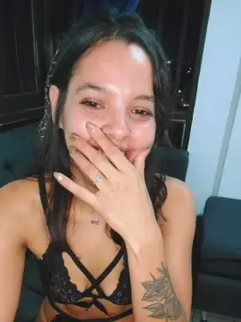 Cam4 Private Sex Chat of DarkhoneyX