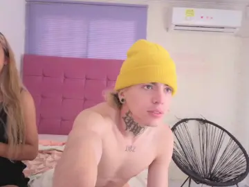 Cam4 Free Live Porn of luisa_and_wan