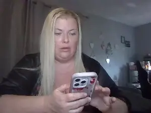 Cam4 Private Sex Chat of Holly_mae26