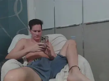 Cam4 Free Live Porn of chris32243