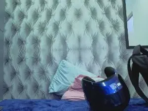 Cam4 Free Live Porn of leonidaskaiser
