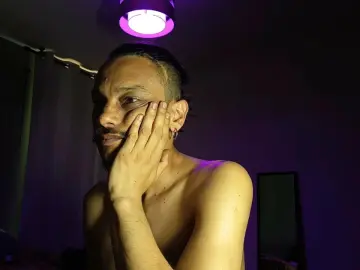 Cam4 Free Live Porn of villanocat