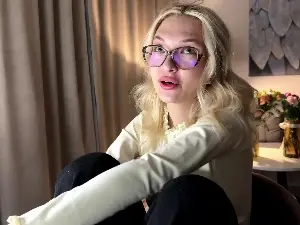 Cam4 Live Sex of MariluGucwa