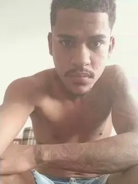 Cam4 Free Live Porn of WellingtonDot77